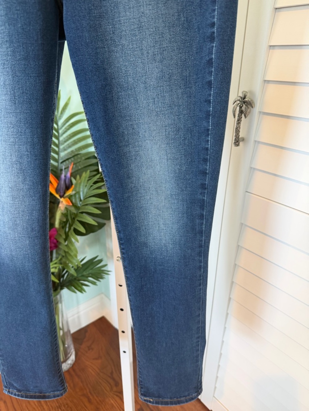 Levi's Women's Dark Indigo Straight Leg 711 Skinny Jeans - Picture 5 of 12